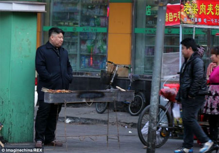 KIM  JONG  UN